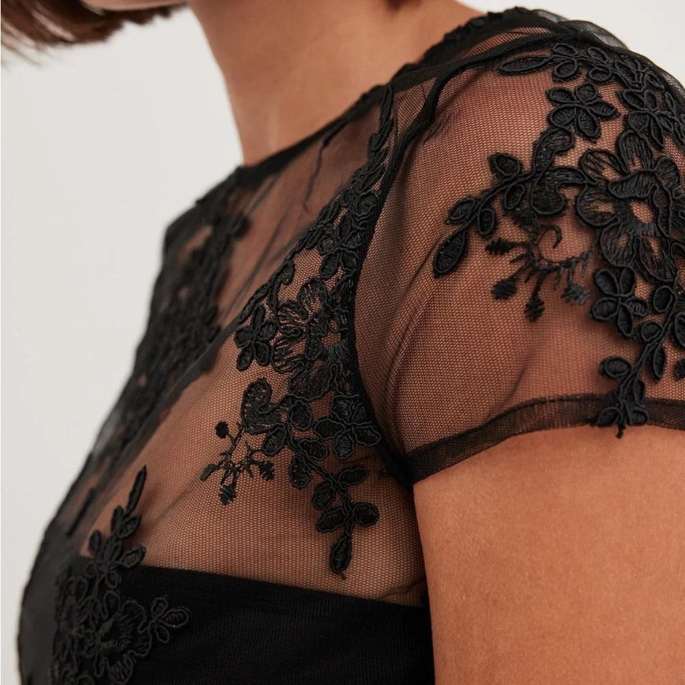 Elegant Black Lace Crop Top